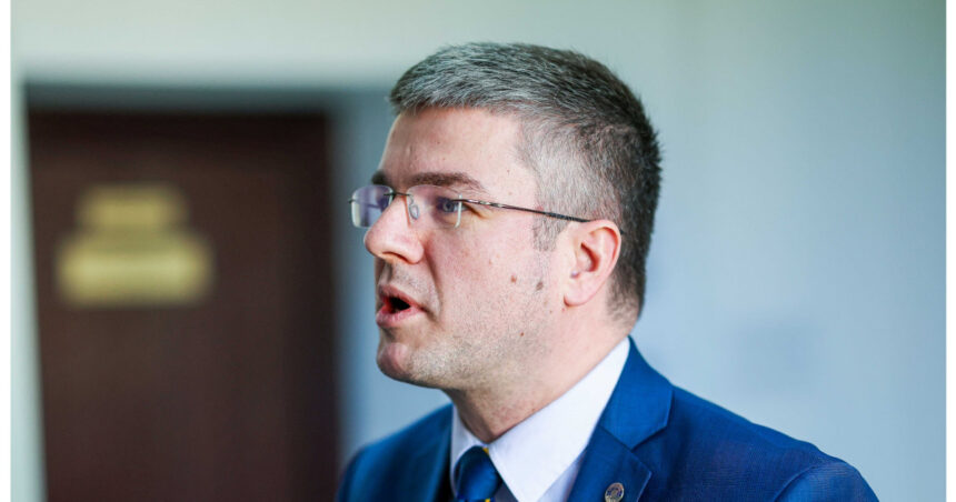 grindeanu minte mult si amesteca foarte mult subiectele ce ii reproseaza irineu darau presedintelui psd 6a71beff52ec4