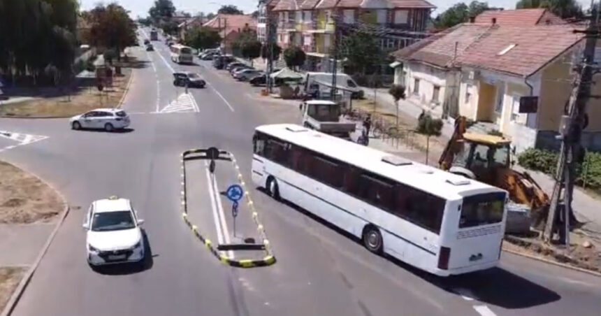 imagini virale sensul giratoriu oval prin care autobuzele nu reusesc sa treaca din prima reactia primariei care a platit lucrarea 6a79de0d7450d