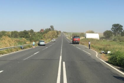 impact intre 4 autoturisme pe dn 2a in zona ghindaresti sunt implicate 9 persoane 6a8c7b8174477