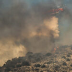 incendii pe insula greceasca salamina doi morti sute de oameni evacuati vantul puternic contribuie la extinderea rapida a focurilor 6a81f16d88c22