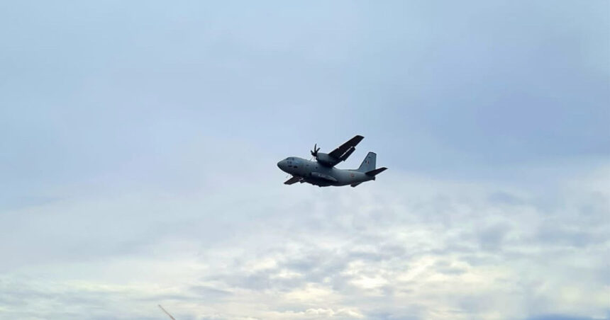 incidente cu parasutisti la buzau un militar a suferit o fractura iar altul a ramas agatat cu parasuta de avion 6a72e7a0ab9ac