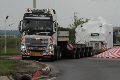 infotrafic transport agabaritic de peste 100 de tone sambata seara pe ruta agigea bals 6a929109e0cde