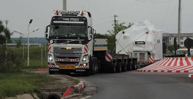 infotrafic transport agabaritic de peste 100 de tone sambata seara pe ruta agigea bals 6a929109e0cde