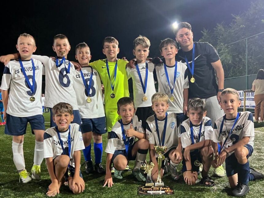 micii fotbalisti de la cs navodari au cucerit trofeul la turneul ai succes de la eforie nord 6a9594532d2df