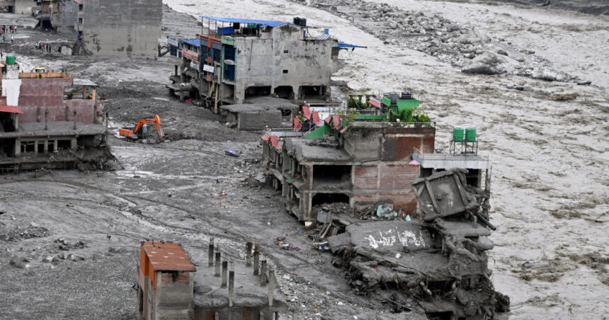 mii de oameni sunt inca dati disparuti dupa inundatiile devastatoare din nepal bilantul provizoriu a ajuns la peste 900 de morti 6a951d0bc46c3