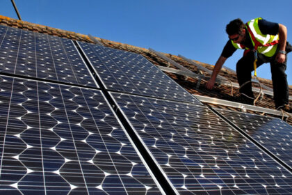 ministerul mediului lanseaza in consultare publica programul pentru baterii la fotovoltaice ce reguli sunt cine primeste finantare 6a8490b7b1334