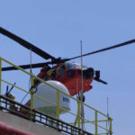 misiune in premiera anuntata de raed arafat un elicopter black hawk a evacuat un ranit de pe o nava aflata in largul marii negre 6a72265061b4c