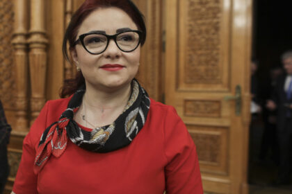 news alert cristina traila a demisionat din guvern cum comenteaza acuzatiile din dosarul dna 6a8ed2e2c1691