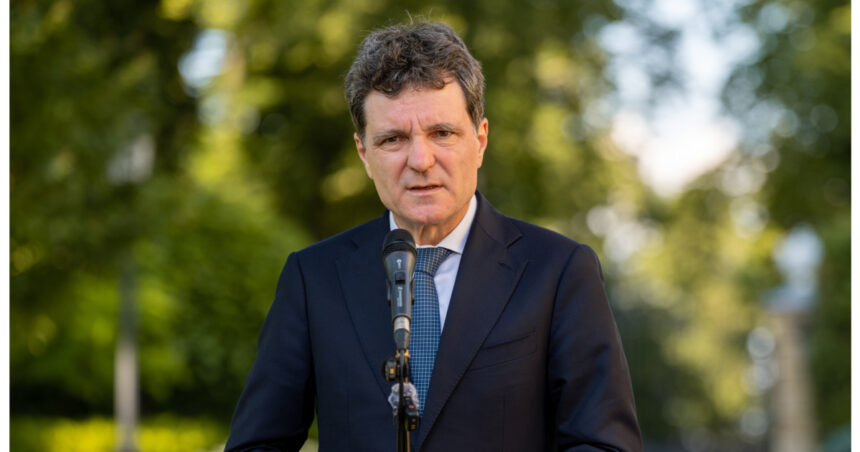 news alert nicusor dan dupa ce ccr i a respins sesizarea pe legea integritatii astept motivarea curtii argumentele mele erau foarte solide 6a8474a172520