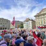 nu nato sa dam o sansa pacii aproximativ o mie de elvetieni s au adunat la berna pentru apararea unei neutralitati stricte 6a942a7dd5833