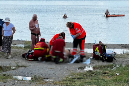 o femeie s a inecat in zona plajei sincai din eforie nord este resuscitata la fata locului 6a85c0f888901