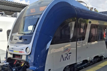 pasageri dezamagiti de noul tren pesa a ajuns la destinatie cu o ora intarziere iar in vagoane a fost ca in cuptor 6a758aa38eda5