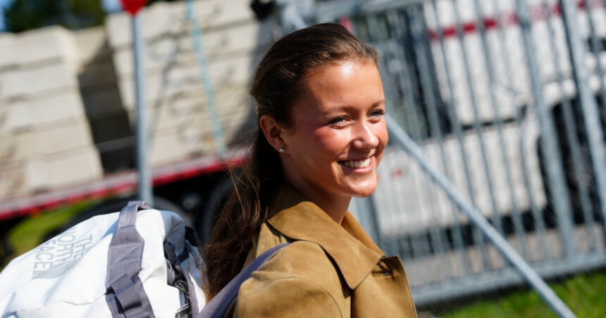 printesa isabella a danemarcei a inceput stagiul militar cat va sta sub arme cea de a doua fiica a regelui frederik al x lea 6a70f0e41c4ae