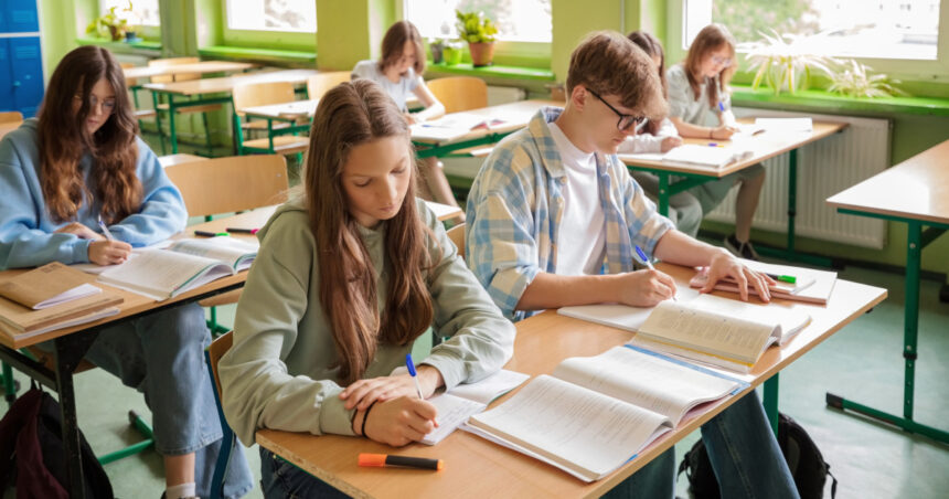 psd si pnl vor sa amane noile examene pentru admiterea la liceu ce prevad proiectele depuse in parlament 6a859bf3b8b2d