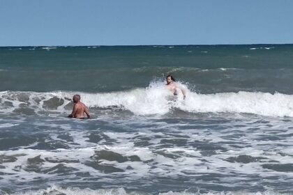salvamarii din mangalia in alerta maxima un turist din venus este resuscitat pe plaja un altul din saturn a ajuns la spital 6a8995c3e350f