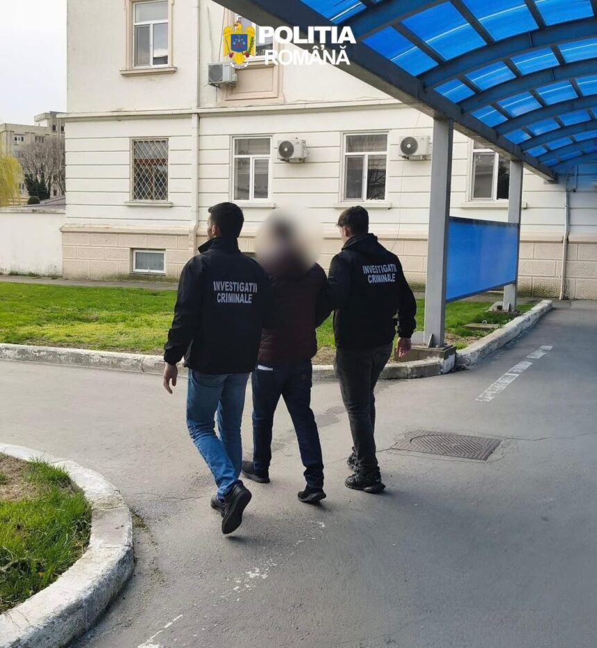 socant barbat arestat dupa ce si a aruncat cainele de la etajul 4 al unui bloc 6a71e1d091af7