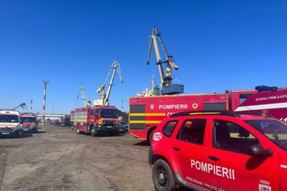 surse nava care a luat foc in portul midia fusese lovita de drone in apele teritoriale ale rusiei un marinar a murit 6a87fa622cf57