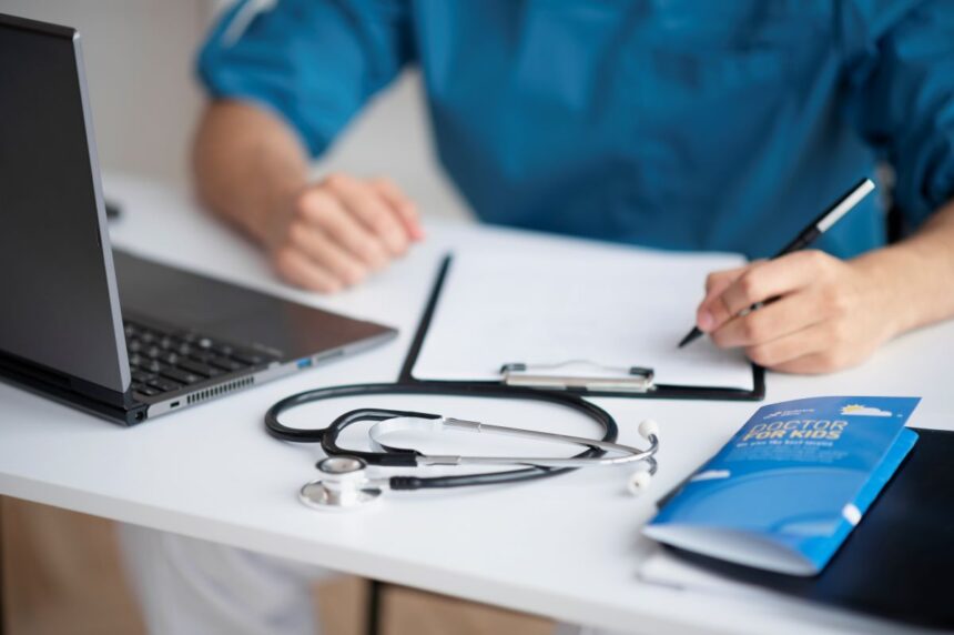 surse un medic de familie din judetul constanta ar fi fost trimis in judecata pentru luare de mita vaccinari false acuza procurorii 6a8905a1a706f
