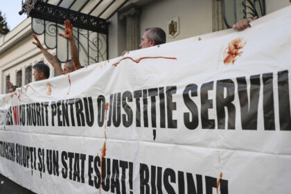 te am votat si ne ai tradat zeci de oameni au protestat la cotroceni dupa ce nicusor dan a spus ca seful spp nu trebuie demis 6a91d8547e9ef