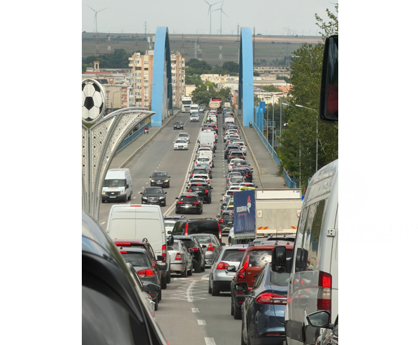 trafic paralizat in medgidia din cauza turistilor care evita autostrada a2 pentru a ajunge la mare 6a9170dd33173