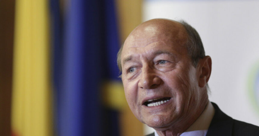 traian basescu avem demonstratia ca daca e vorba de furat se solidarizeaza politicienii cu cetatenii legea salarizarii e oglinda 6a8f4a757c599