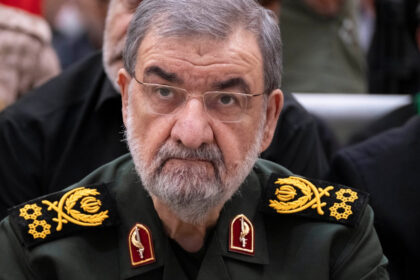 un fost comandant militar reprezentant al lui mojtaba khamenei in consiliul de securitate vechea garda isi consolideaza puterea 6a797f22cec8b