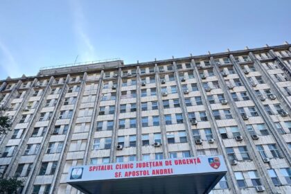 un pacient de 76 de ani de la spitalul judetean constanta s a aruncat de la etajul unitatii spitalicesti barbatul a supravietuit 6a92e1d886fa8
