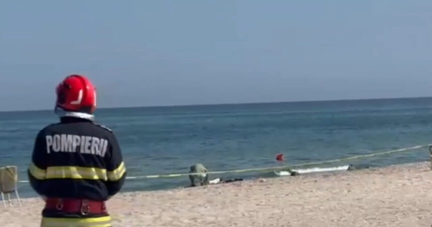 video alerta pe o plaja din mamaia dupa ce a fost observat un obiect suspect isu si politia au izolat perimetrul 6a734a1103fc8