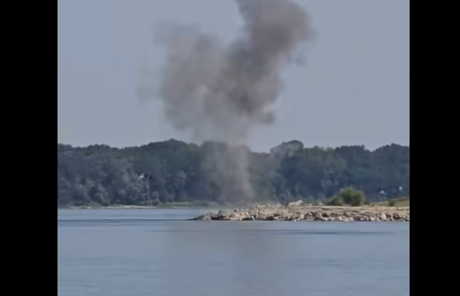 video armata intervine pe dunare in judetul constanta explozii pentru devierea cursului apei catre cernavoda 6a6f1514cf4fb