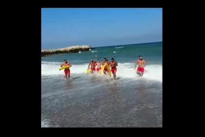 video doi copii din dambovita salvati din valuri pe plaja belona din eforie 6a8581a9d3d85