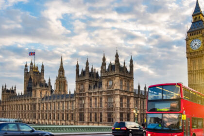 video jigniti de politicienii extremisti romanii din londra primesc aprecieri de la primarul sadiq khan mesajul transmis prin digi24 6a9108f1b0fcc