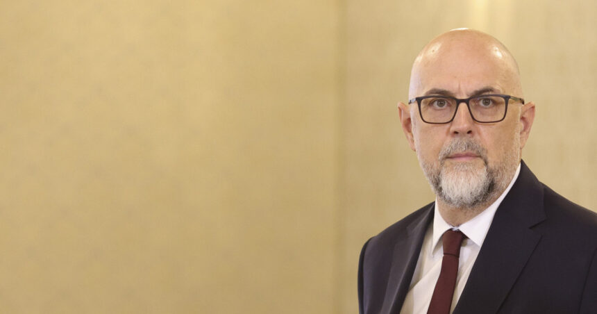 video kelemen hunor nu as incuraja sa se vina cu proiectul legii salarizarii in parlament fara un acord politic nu are cum sa iasa bine 6a7af04635562
