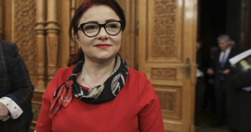 video liberala cristina traila este audiata la dna iasi a fost pusa sub acuzare in dosarul lui fanel bogos surse 6a8d61bf5b128