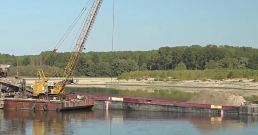 video lucrarile de dragare pe dunare au inceput pentru a creste debitul fluviului in zona centralei nucleare de la cernavoda 6a7acd1b325b2