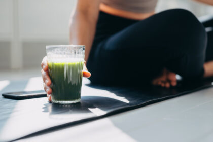 video matcha si pilates noul stil de viata al tinerelor romance ce ascunde trendul devenit rutina in randul pasionatelor de lifestyle 6a8e66e22107e