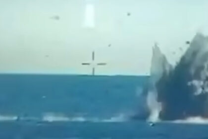 video noi imagini cu neutralizarea controlata a resturilor dronei maritime lovite de avionul f 16 fortele monitorizeaza permanent situatia 6a875a66b7ce0