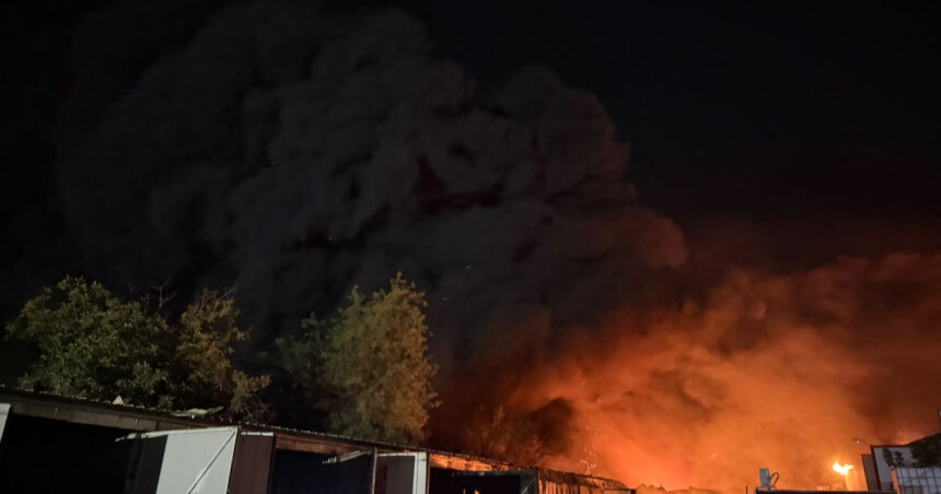 video noi imagini surprinse din drona cu incendiul de vineri dimineata din sectorul 1 al capitalei 6a7ecc297bc7a