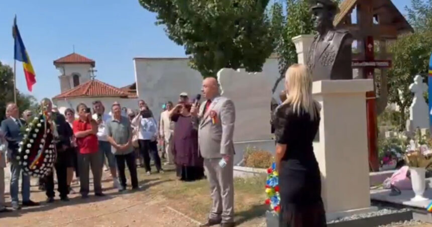 video peste 100 de oameni au participat la dezvelirea bustului generalului decedat radu theodoru fost suspect intr un dosar de tradare 6a8bfb27e9399