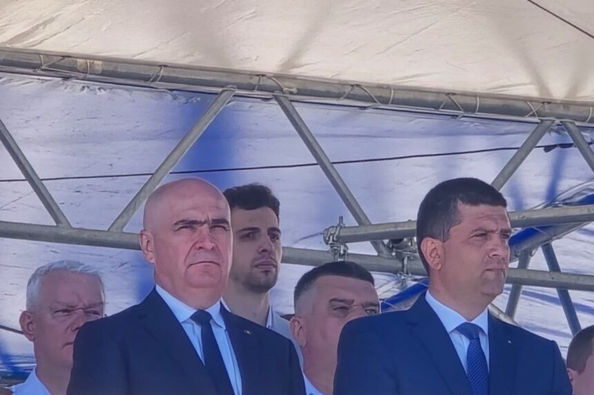 video premierul ilie bolojan apostrofat a doua oara la ziua marinei in constanta fluierat de oamenii prezenti pe faleza cazinoului anul trecut a fost huiduit 6a80230702a04