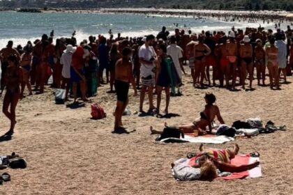 video scene dramatice la eforie baiat de 12 ani resuscitat pe plaja se scalda cu fratele lui geaman nesupravegheati 6a9599e0b1436