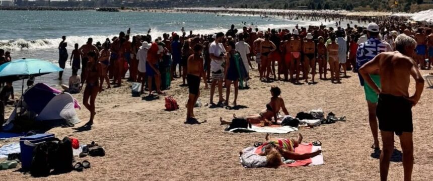 video scene dramatice la eforie baiat de 12 ani resuscitat pe plaja se scalda cu fratele lui geaman nesupravegheati 6a9599e0b1436