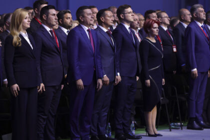 video social democratii din tara analizeaza la sinaia un guvern in jurul psd se negociaza si cu udmr ce variante sunt pe masa 6a95403457ef7
