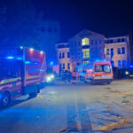 video trei pacienti intoxicati cu fum la arad dupa un incendiu pornit de la ziare aprinse intr un centru medical 6a8a9813bf23e