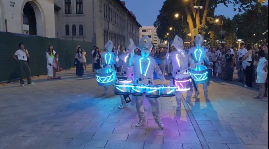 video trupa internationala moz drums a facut senzatie la seas 2026 in parcul operei din constanta ritmul sustinut de palme mici si mari deopotriva 6a82b0ef701ad