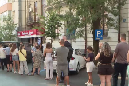 video unt vs margarina cel mai nou razboi de pe retelele sociale are un efect neasteptat coada de sute de metri la merdenele 6a89b39031cec