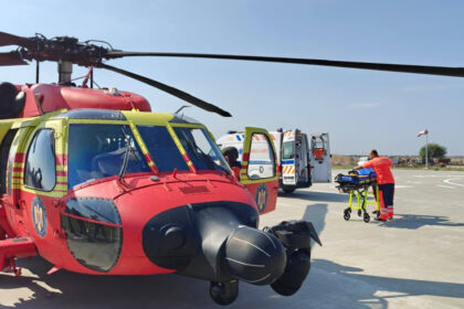 videofoto misiune de urgenta in largul marii negre un elicopter black hawk trimis sa salveze o persoana din zona neptun deep 6a8ade63a003e