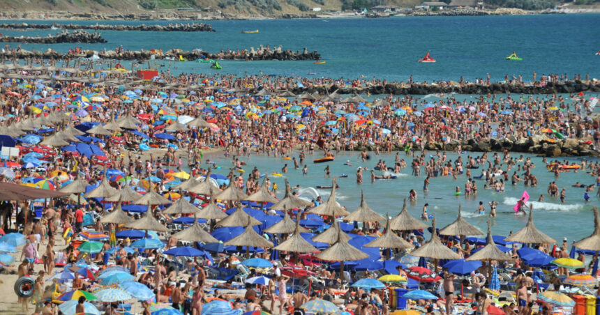 weekendul de ziua marinei si sfanta maria cel mai aglomerat din acest an pe litoral 100 grad de ocupare 6a8e66eeb307a