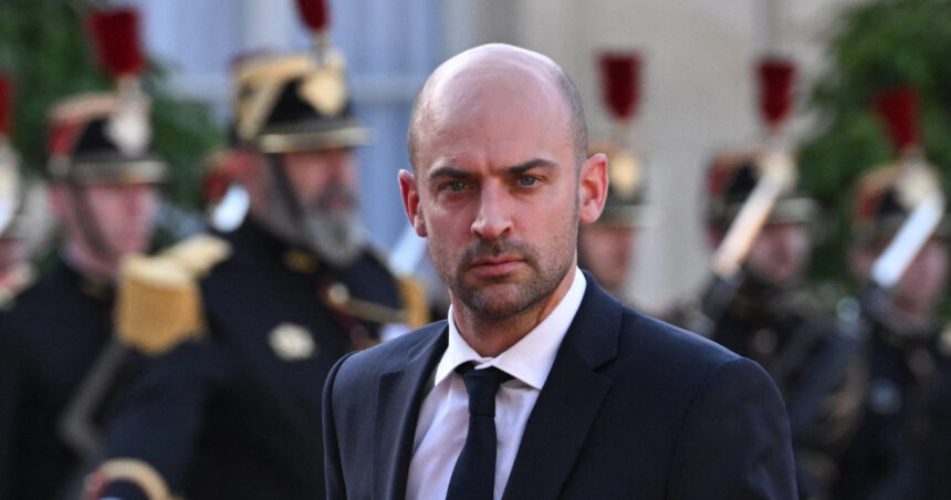 acest nou atac este nejustificabil si inacceptabil franta ameninta cu masuri dupa ce iranul a inchis un centru francez la teheran 6ab0d00f80170