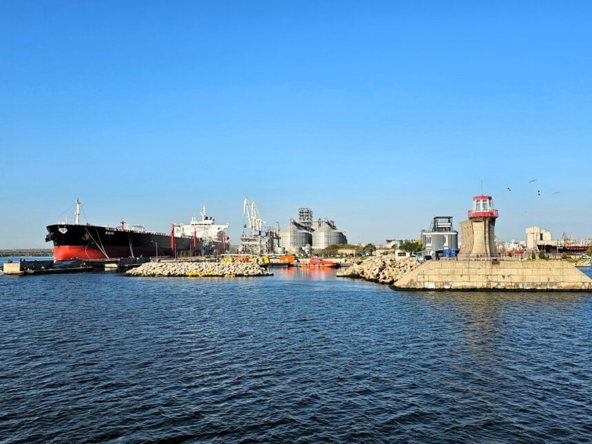 aga la portul constanta administratorii companiei portuare isi prezinta raportul pe primele 6 luni ale anului 6a9ef0818ce2c