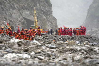 ajutoare de urgenta pentru nepal dupa una dintre cele mai grave inundatii din ultimele decenii ue trimite 82 de tone de materiale 6a9ac1f69906b